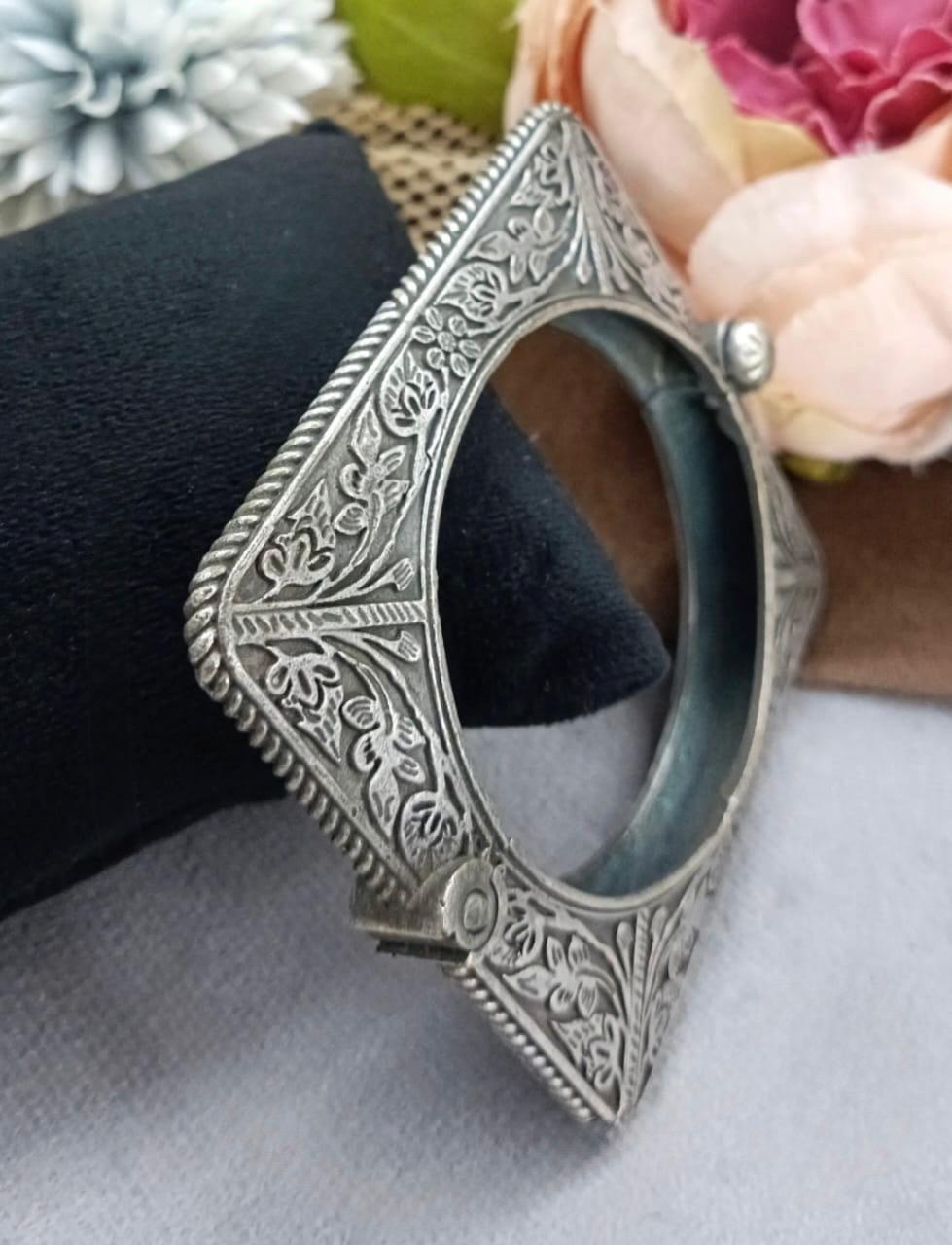 Bohemian Bold Kada