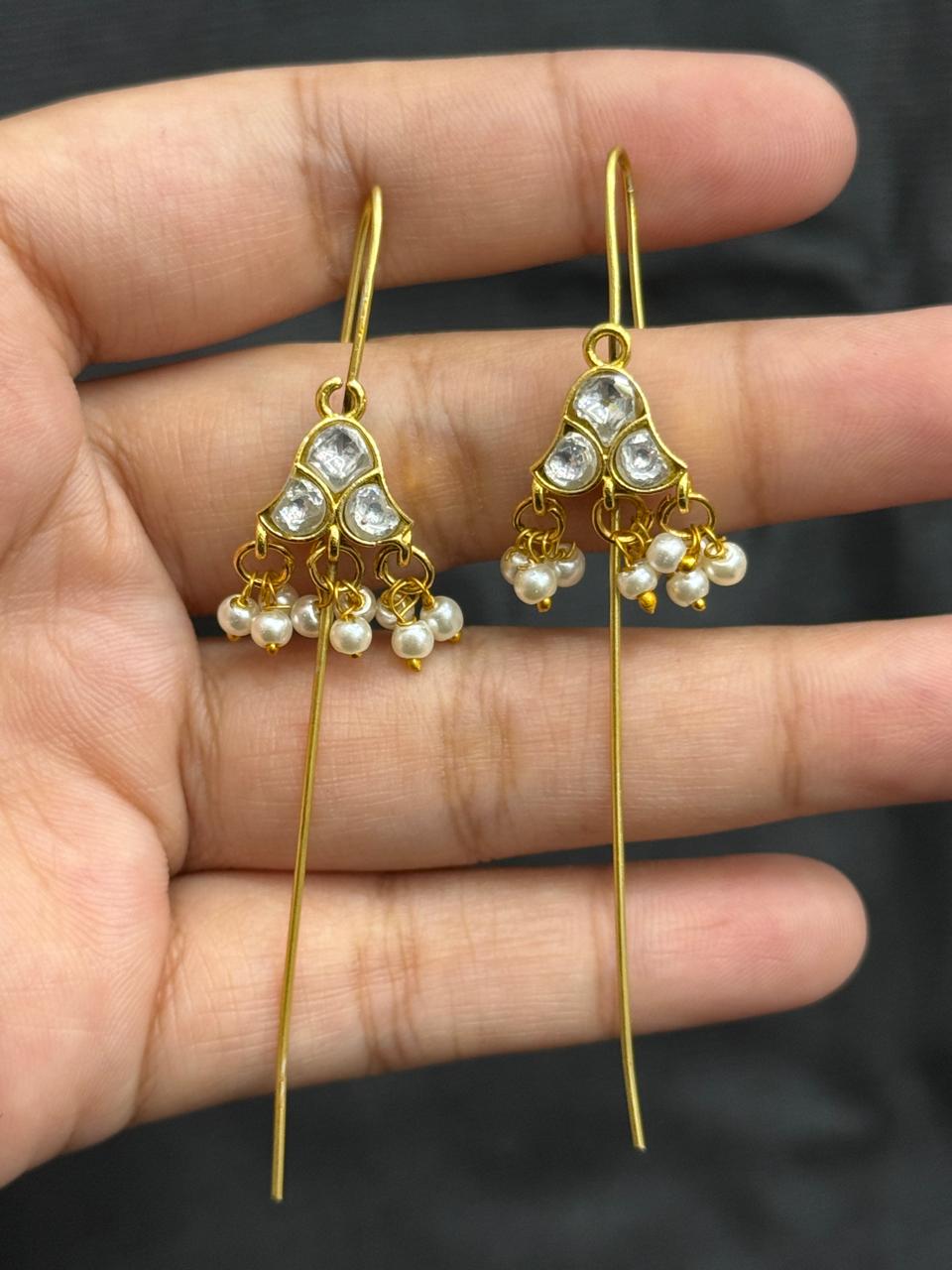 Little Motiff White Earcuff
