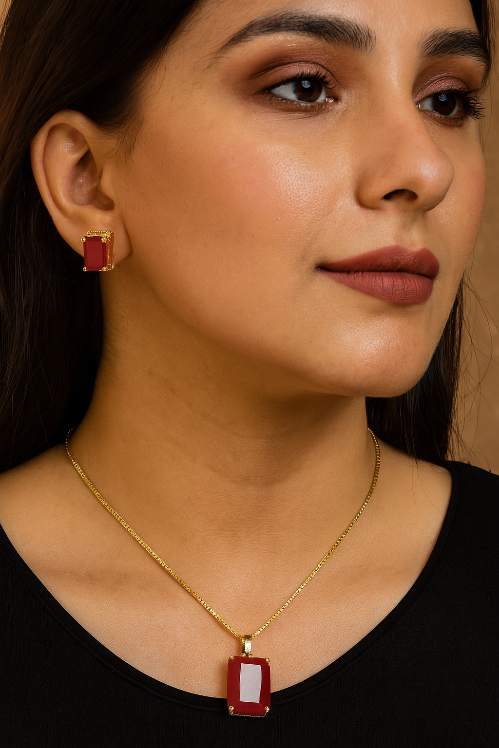 RED COLOUR WITH GOLD POLISH PENDANT SET FOR WOMEN