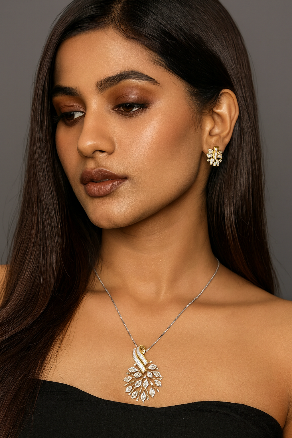 BEAUTIFUL PENDANT SET FOR WOMEN WITH GOLDEN POLISH