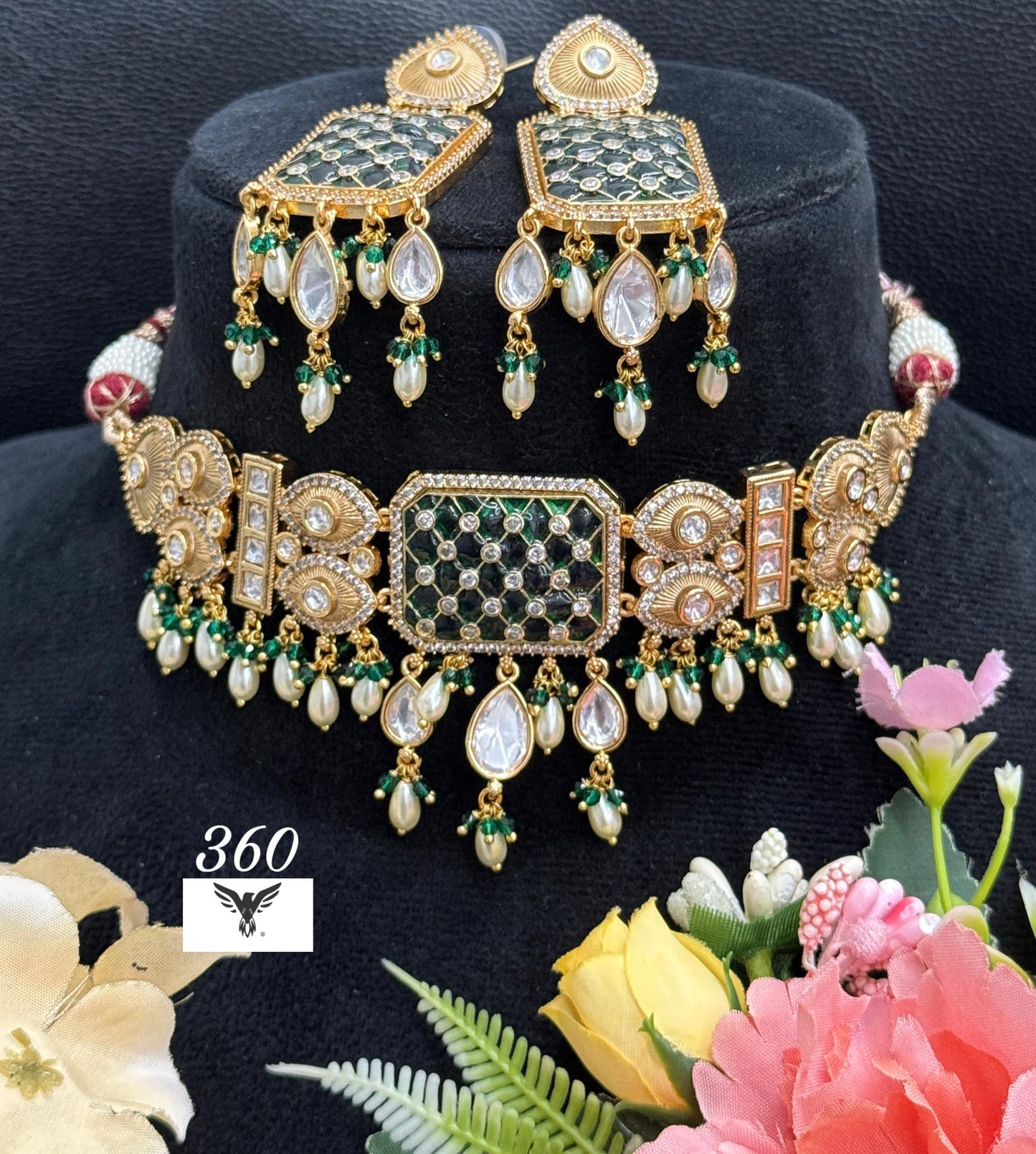 Emerald green choker necklace for women with long earrings