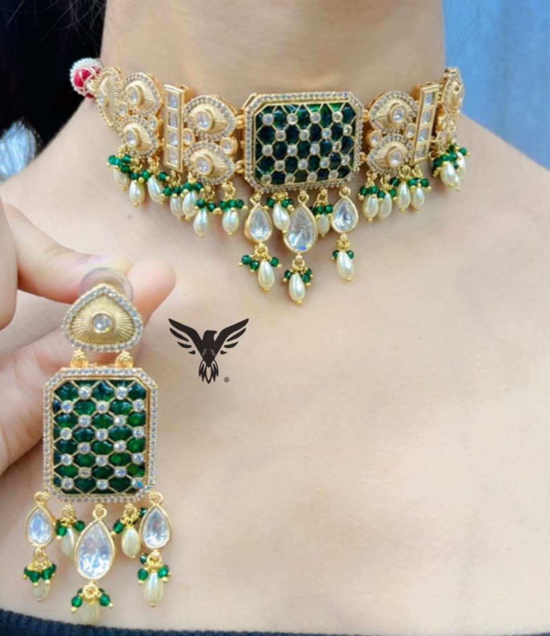 Emerald green choker necklace for women with long earrings