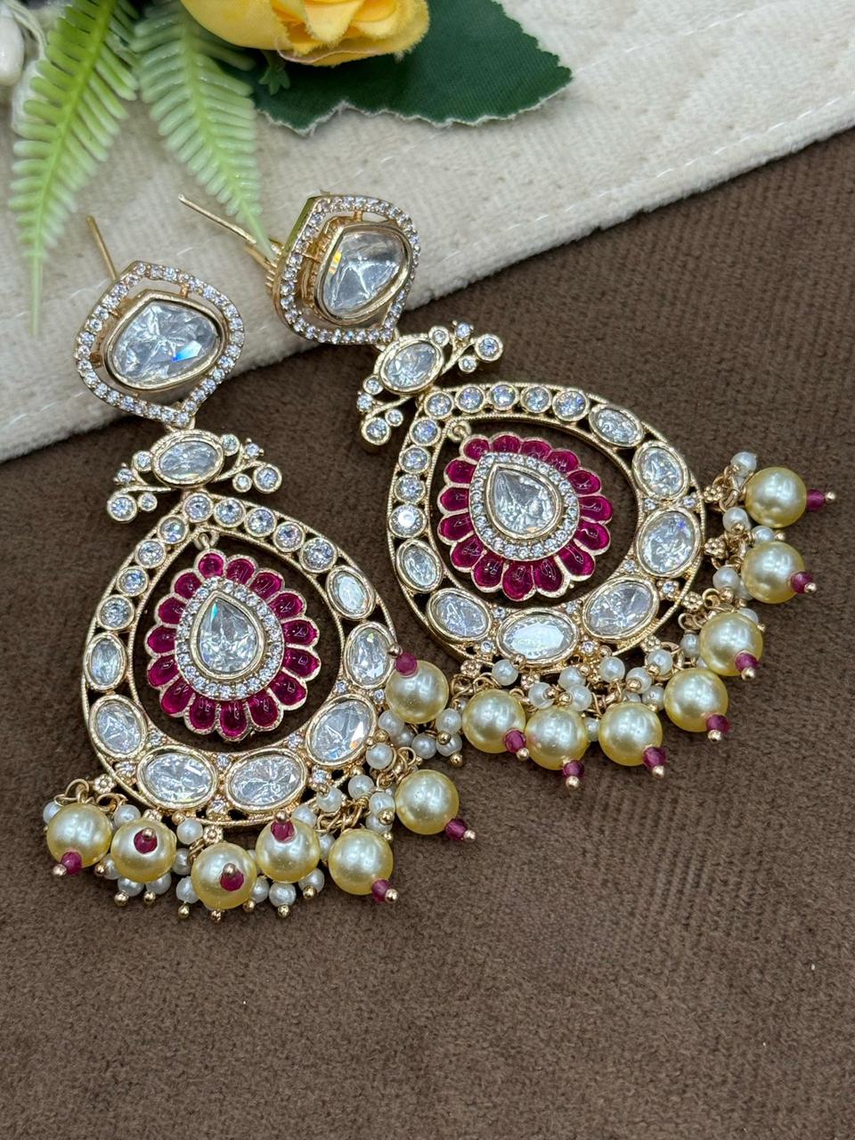 Sunheri Kundan With Enamelling Earring