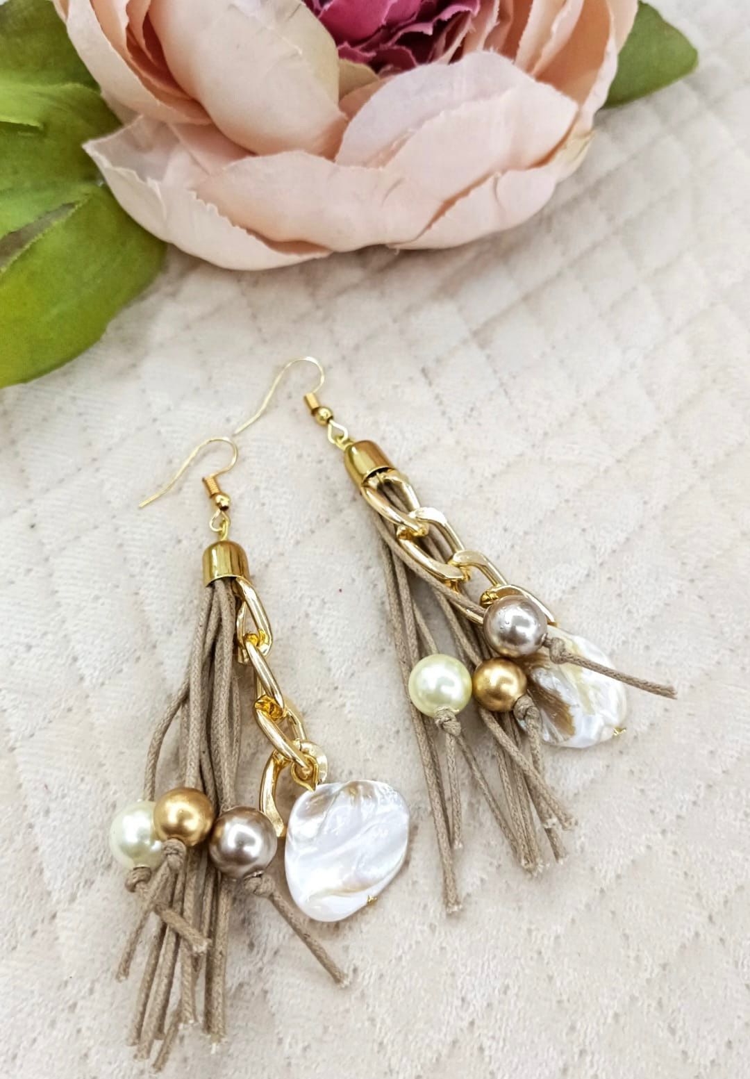 pearl and suede earring for woman