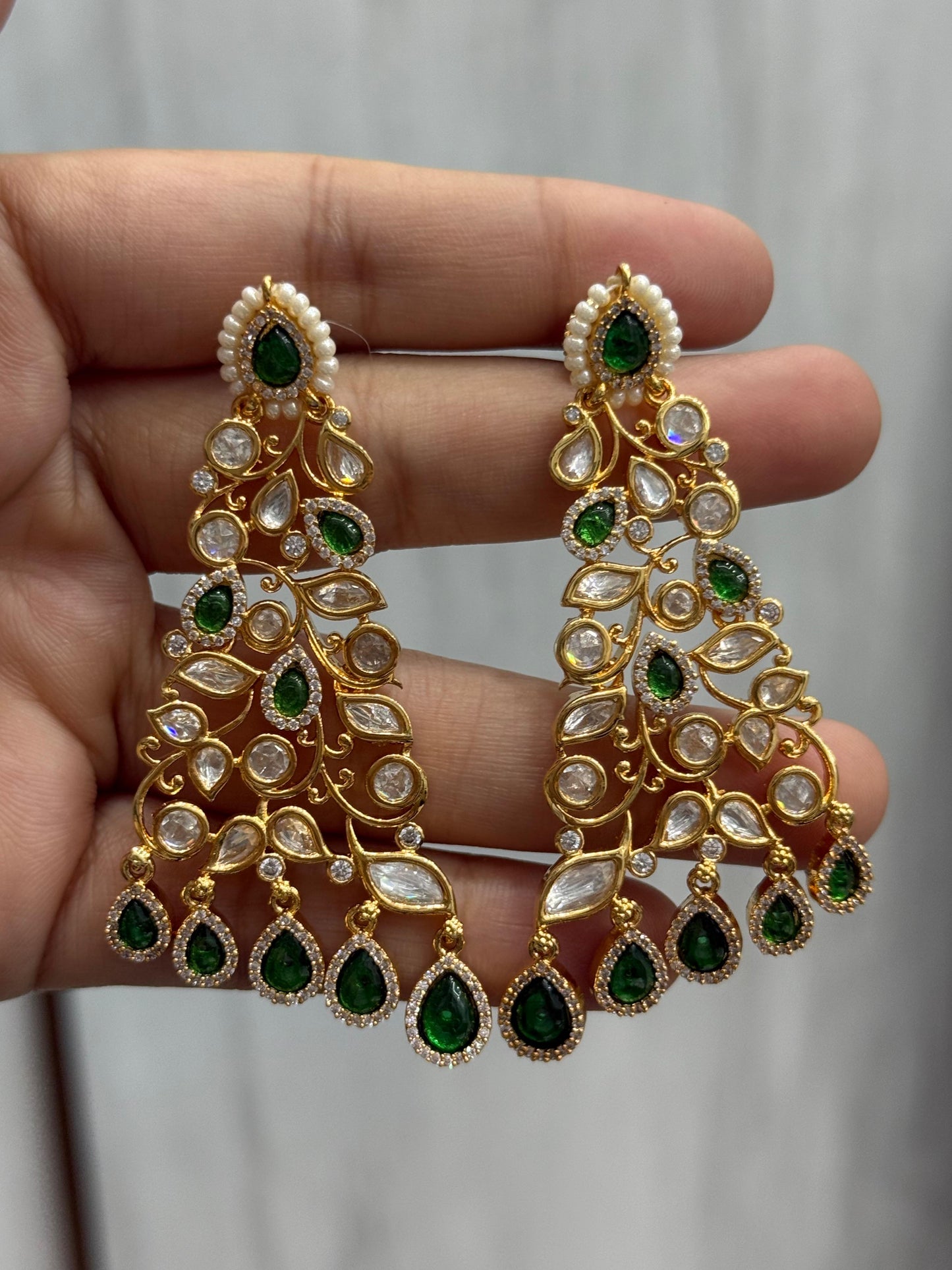 Pota stones With Sunheri Kundan Earring in green for woman