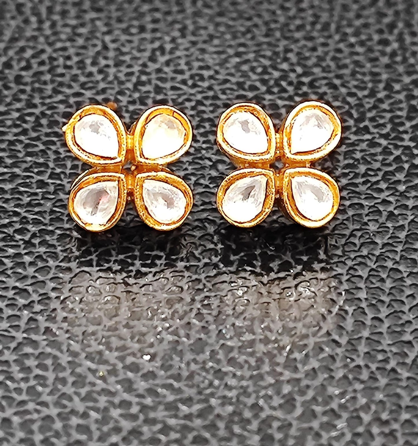 Little Floral Mossanite Stud for woman