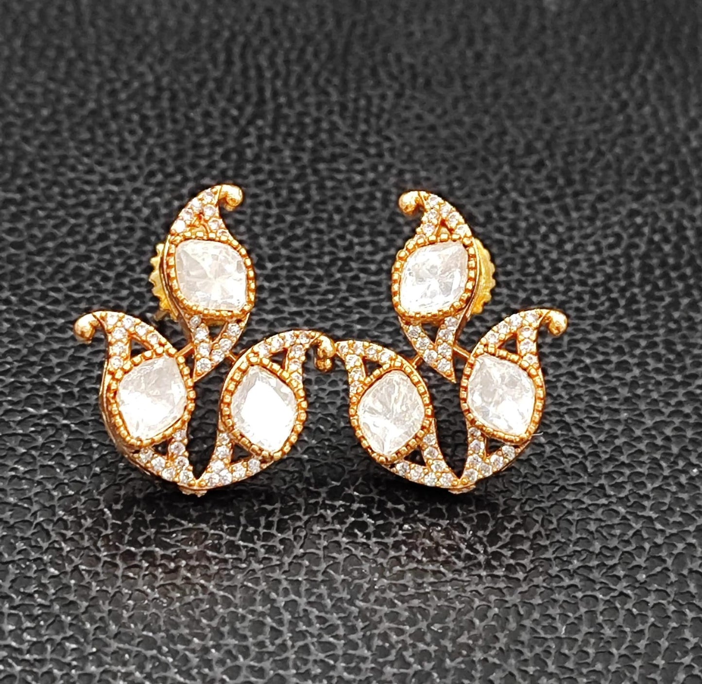 Elegant Mossanite Studs for woman