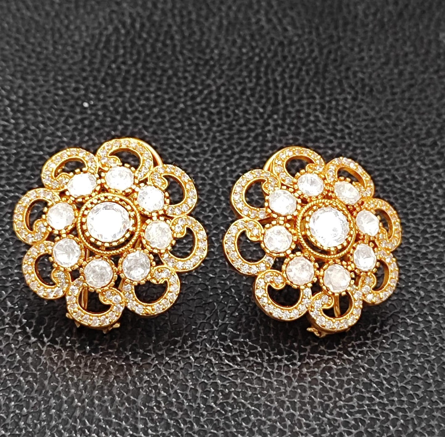 Mossanite With CZ Stud for woman