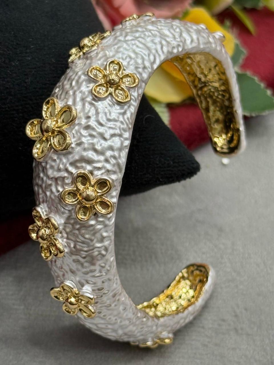 Dual Tone Flower Handcuff for woman