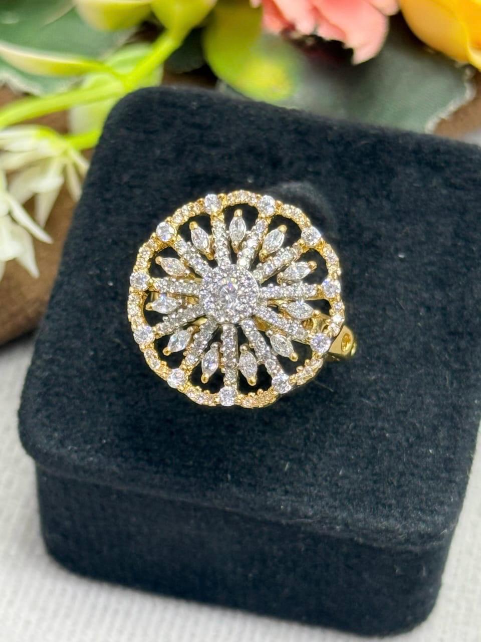 Fashionable Zircon Ring for woman