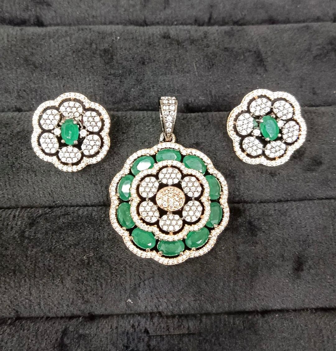 Zircon Pendant Set