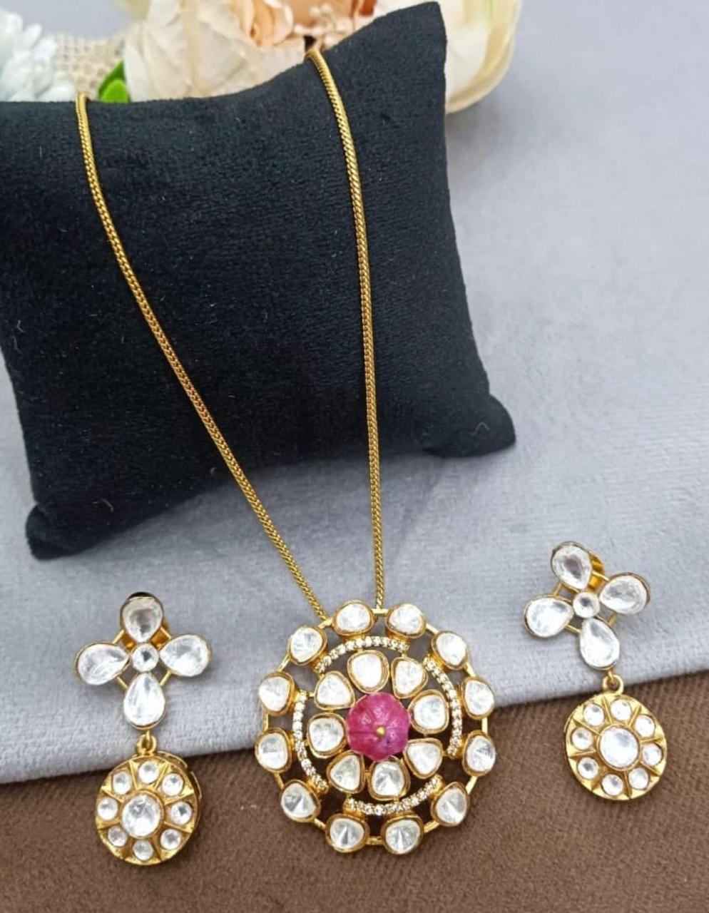 Ruby Gold Pendant Set