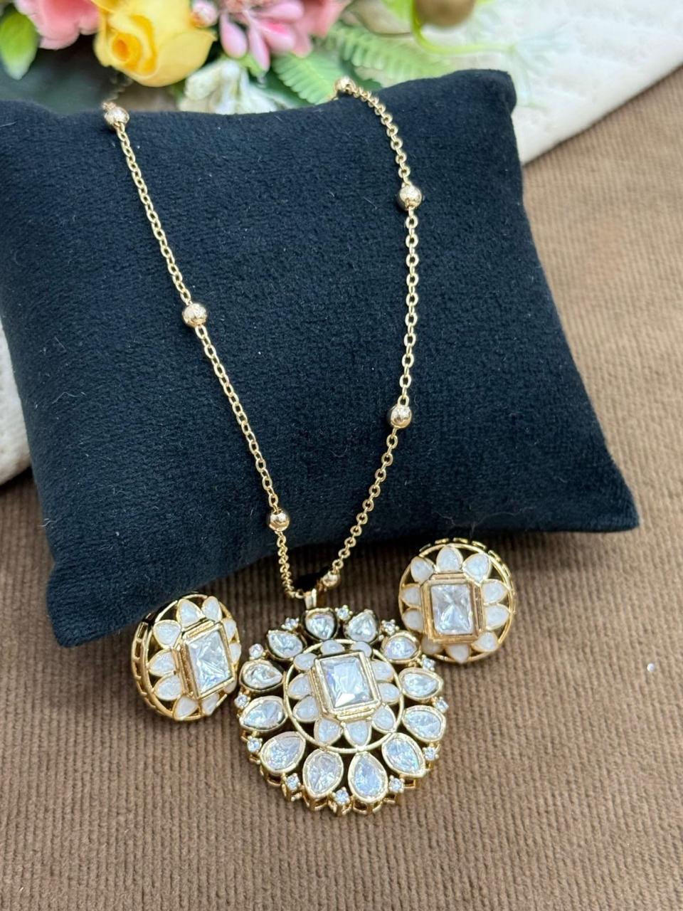 Meenakari Kundan Pendant Set