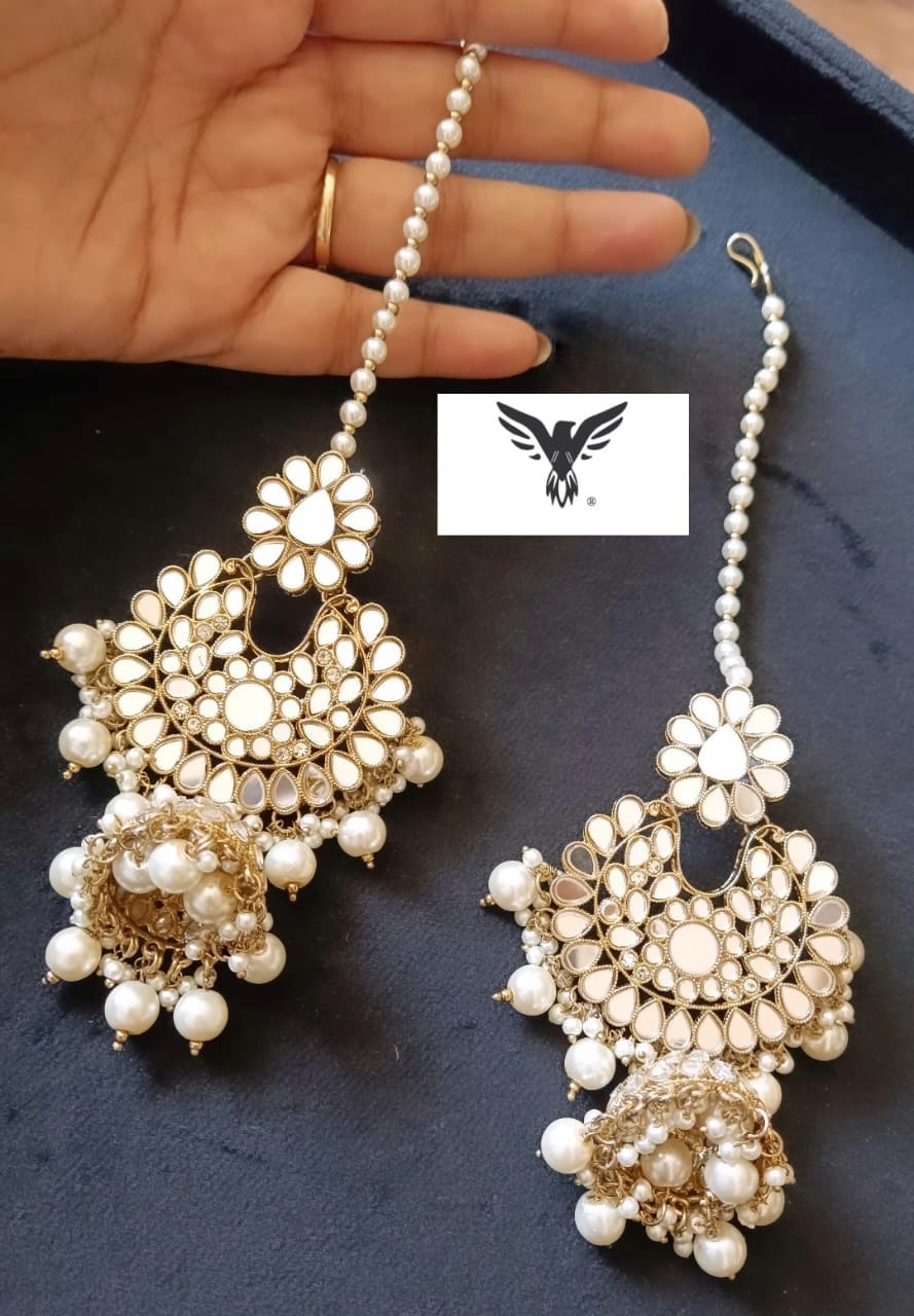 Kaveri Jhumki Chandbalis With Kaanchain Kundan Earring in White Beads
