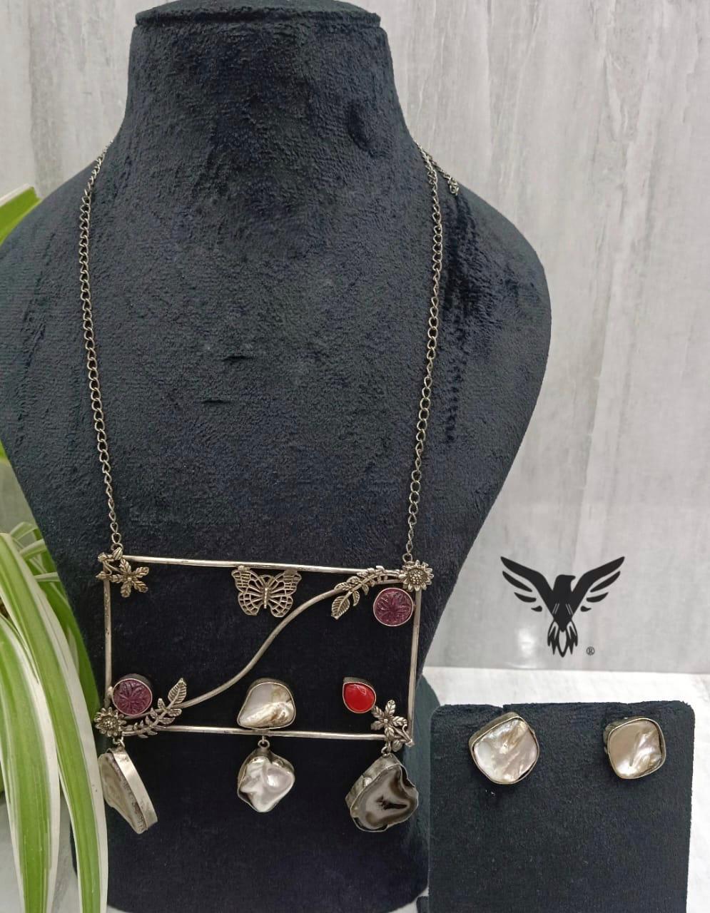 Mishka Silver Look Alike Necklace Set In Duzy Stones For Women