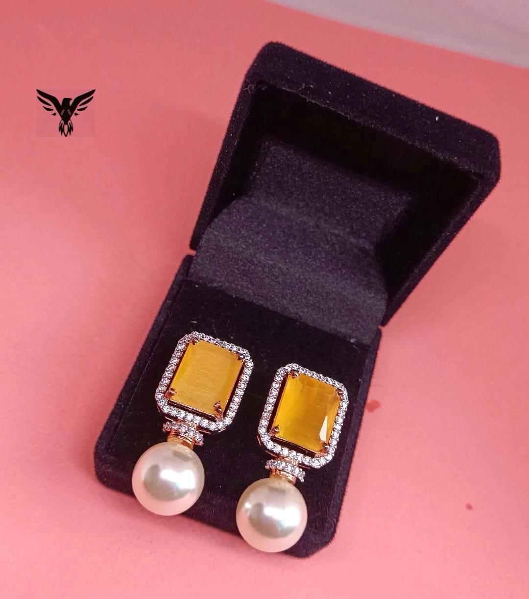 Mona Diamond Earings In Pearl Drops For Women