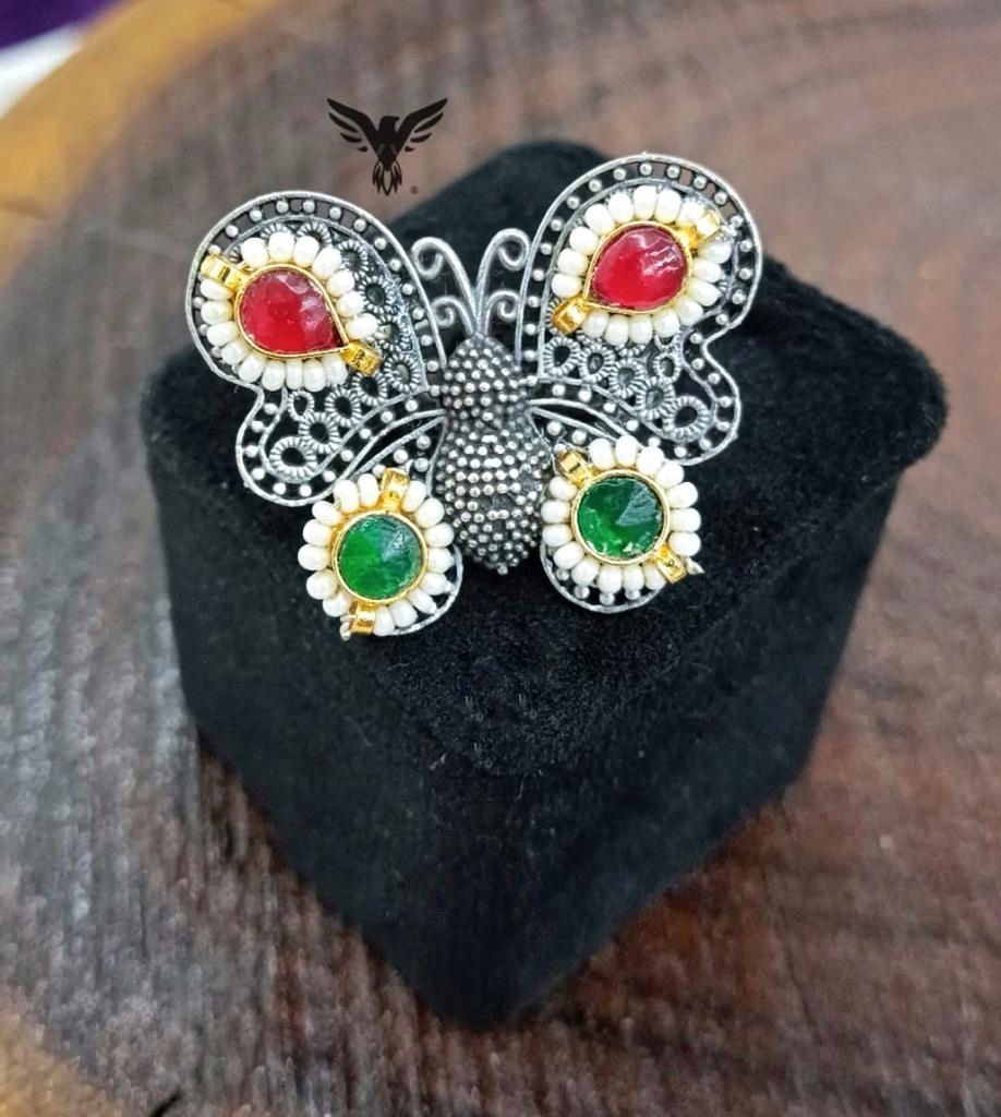 Butterfly adjustable ring in silver look alike