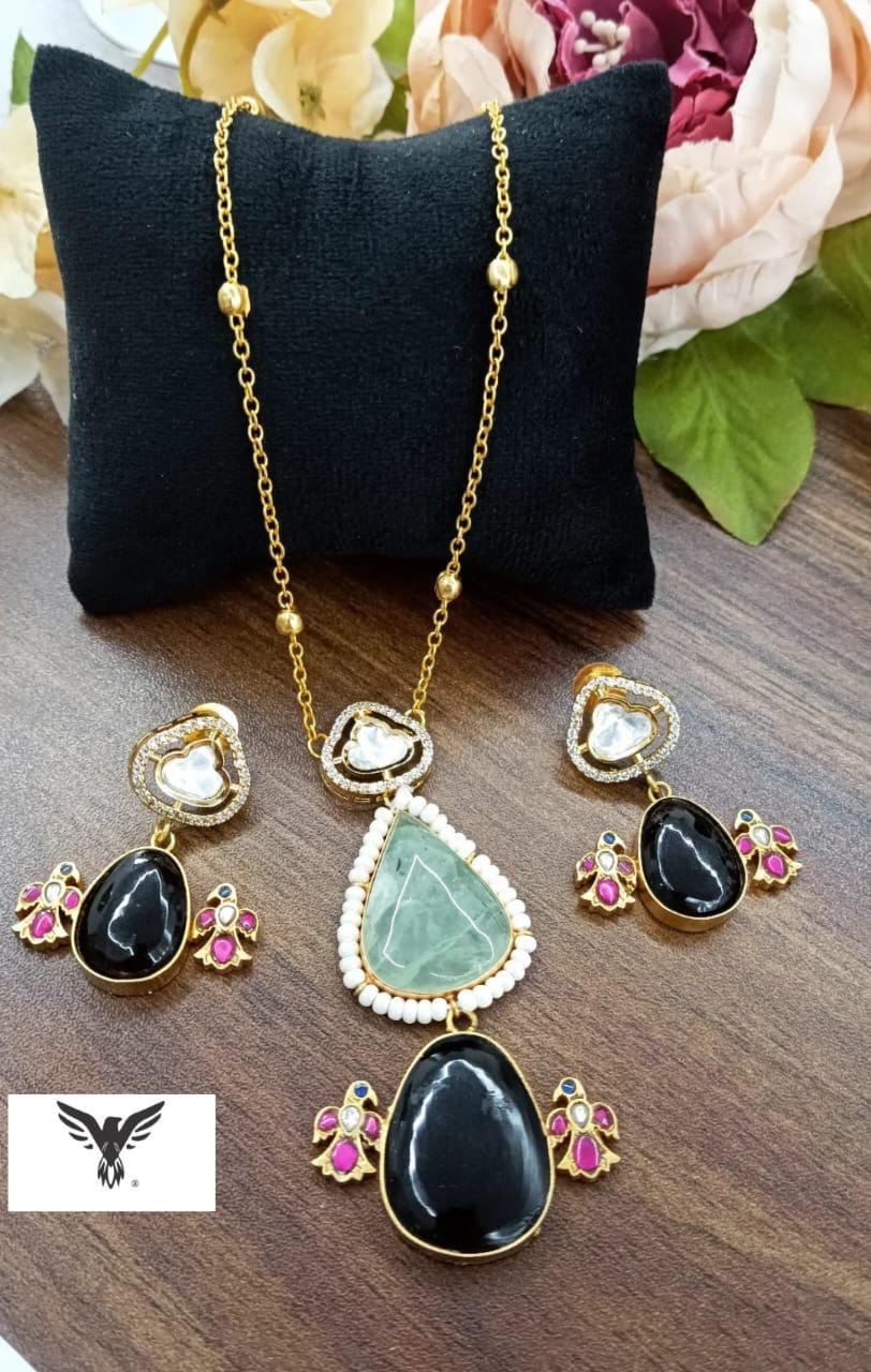 Nidra pendent With Black drops silver look alike for women