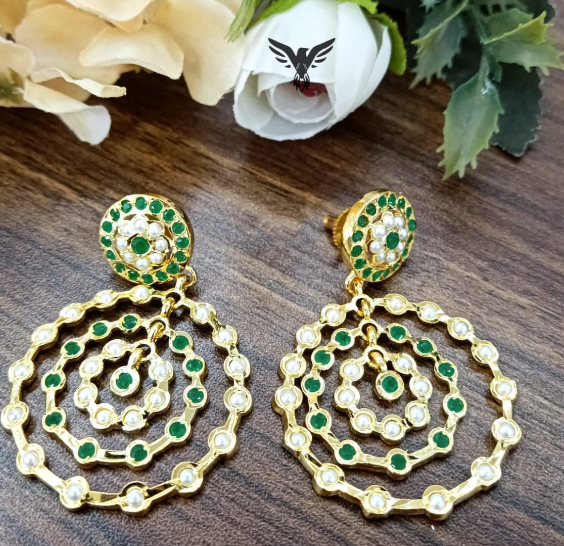 Tiya Kundan jadaoo Earings in Green For Women