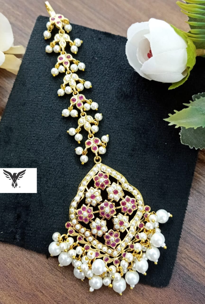 Rachna jadaoo kundan Tikka in Pink For Women