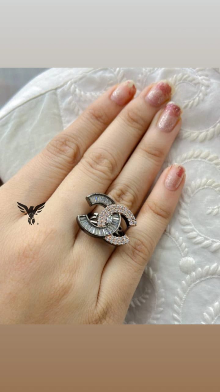 Evaa Setting Stone Diamond Ring For Women