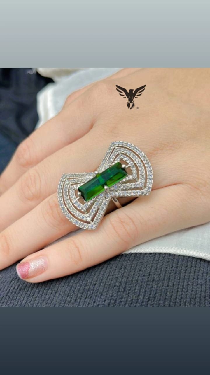 Shinda Diamond Ring In Emerald For Women