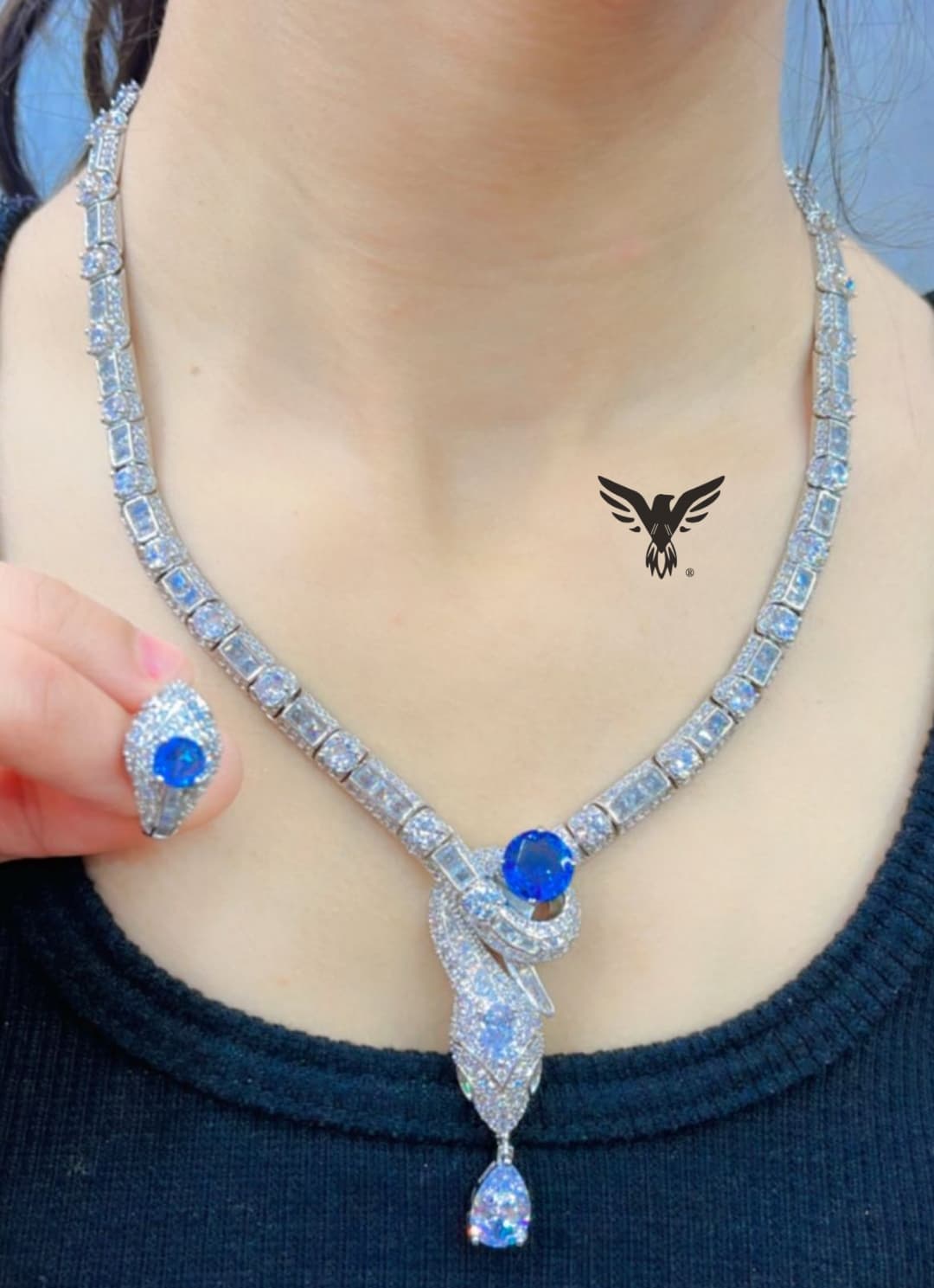 Romina zirconia with swaroski stone Sleek necklace in blue for women