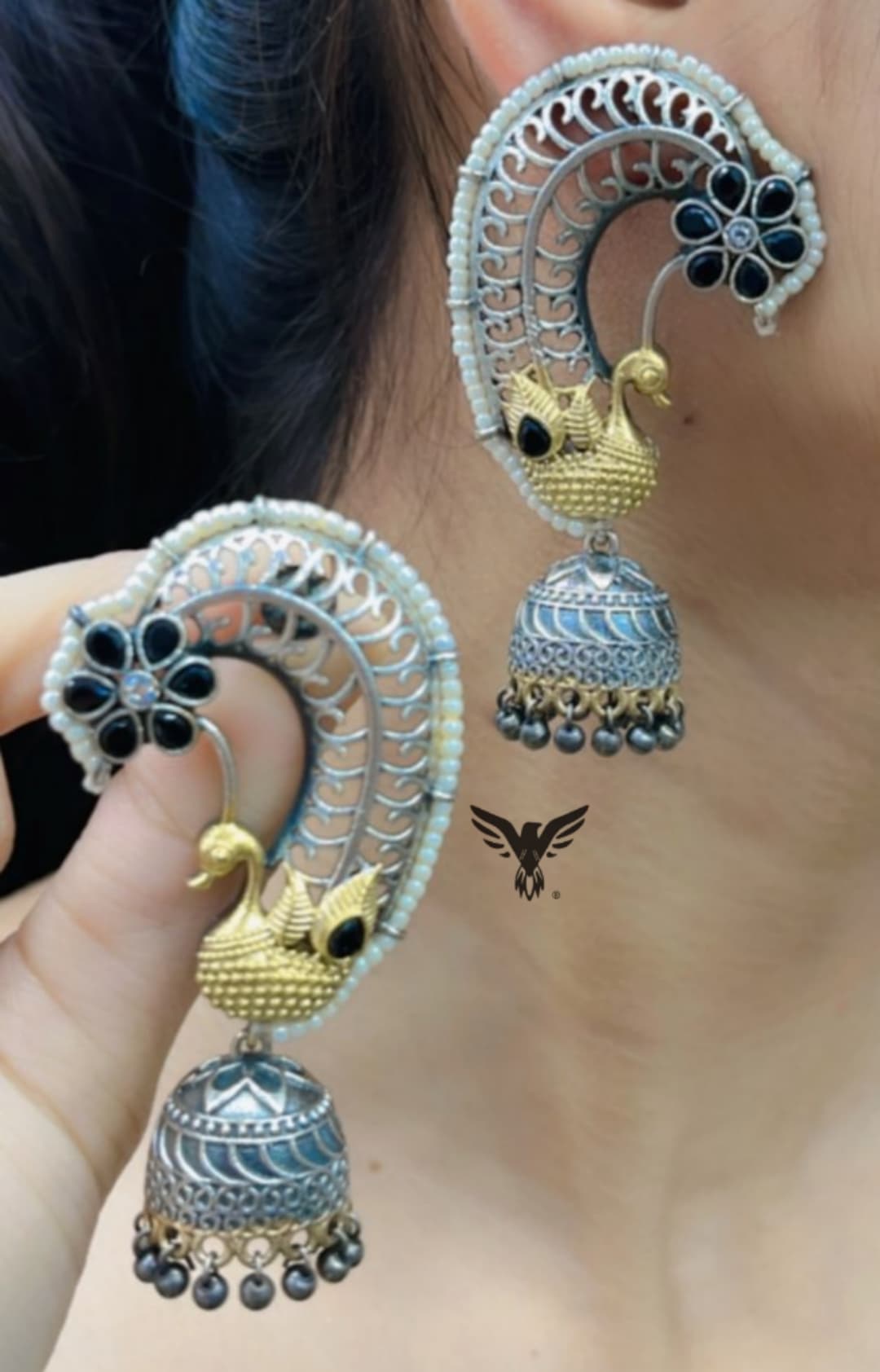 Peacock silver look alike earcuff like in black earrings