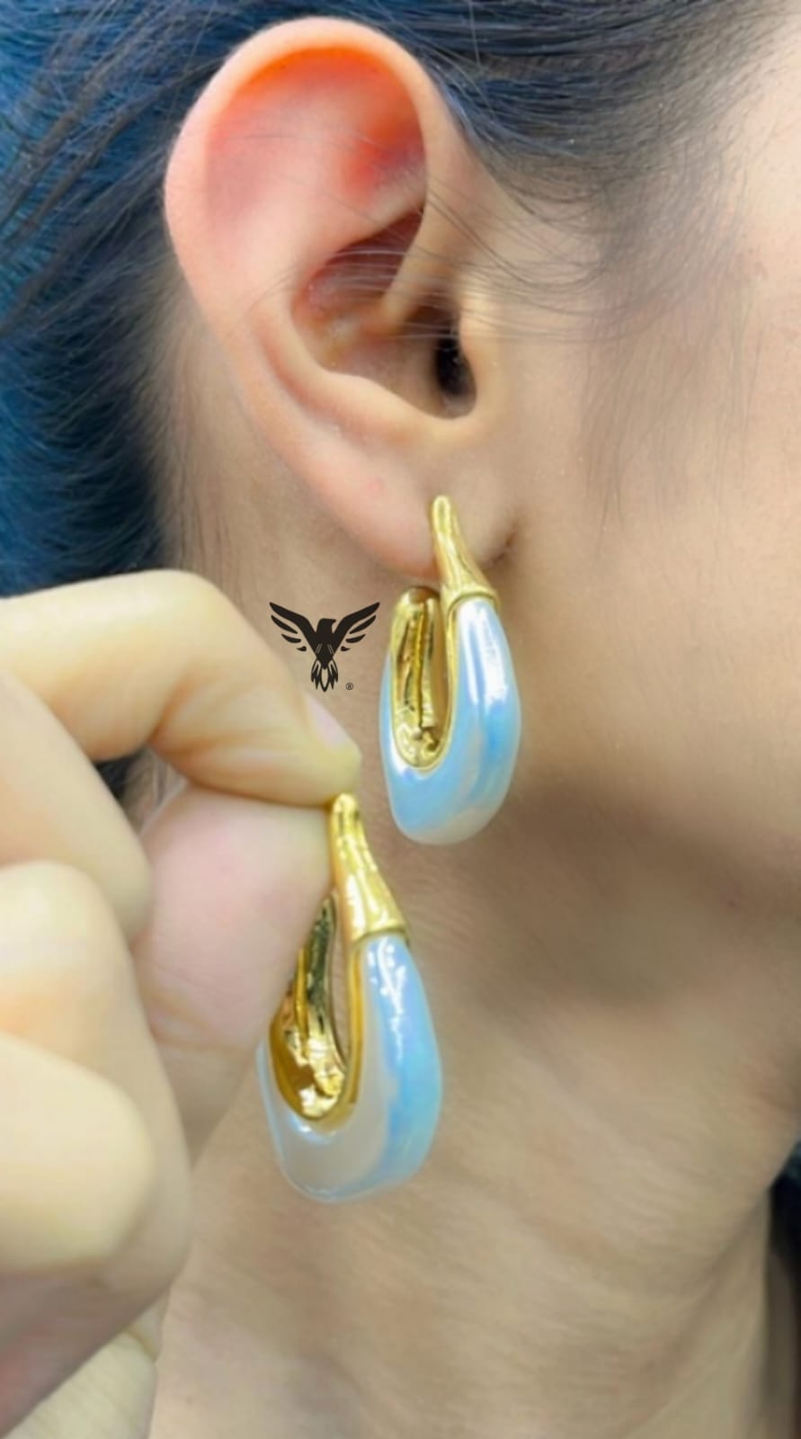 ELEVATED EVERDAY WITH THE PERFECT HOOPS FOR WOMEN