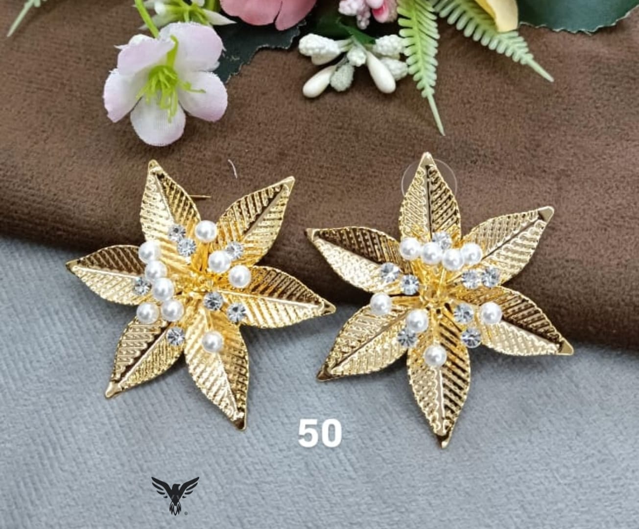 SOHI WOMEN FLORA STUD EARRINGS