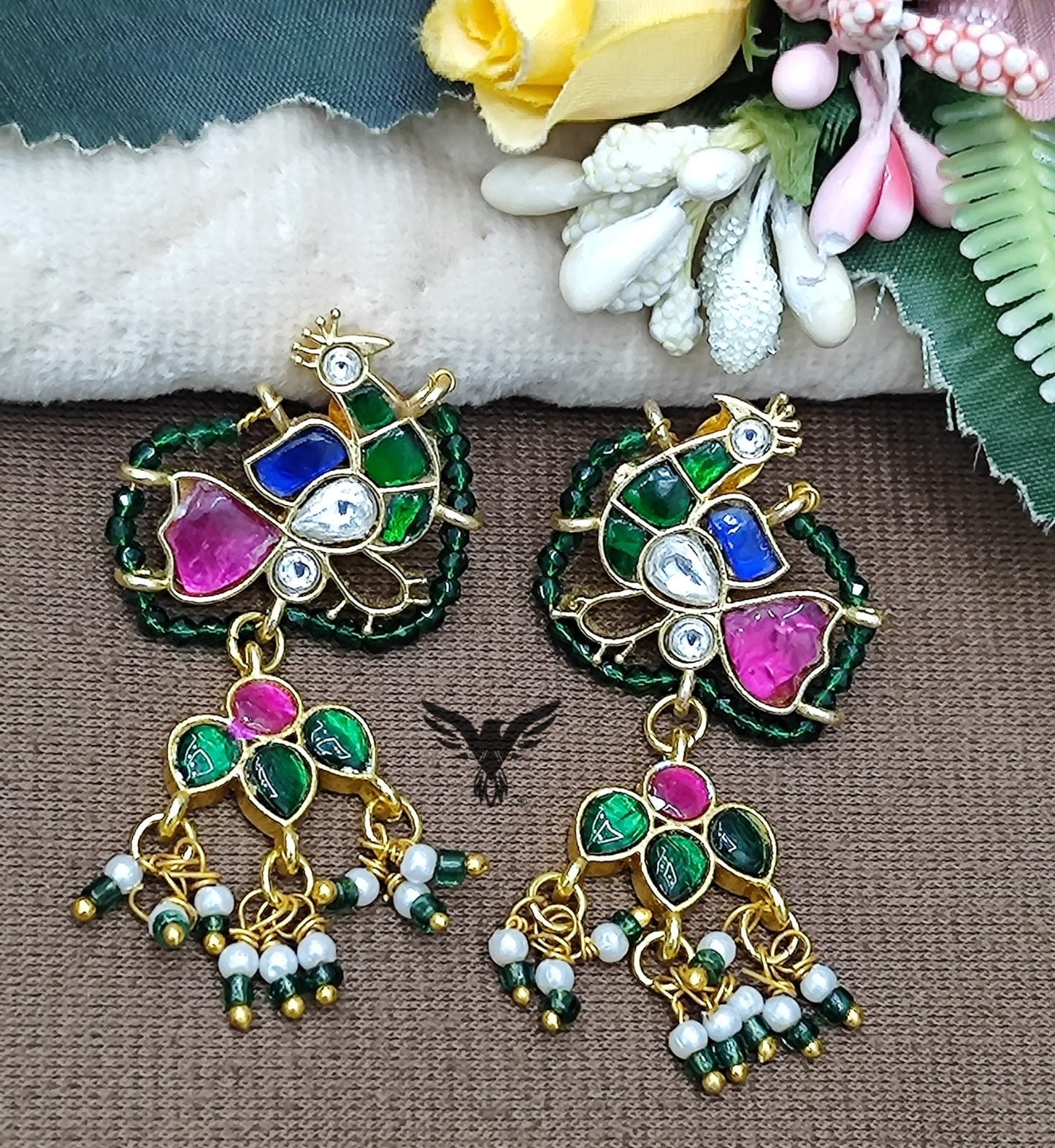 Beautiful earrings with hanging motive in multi for women