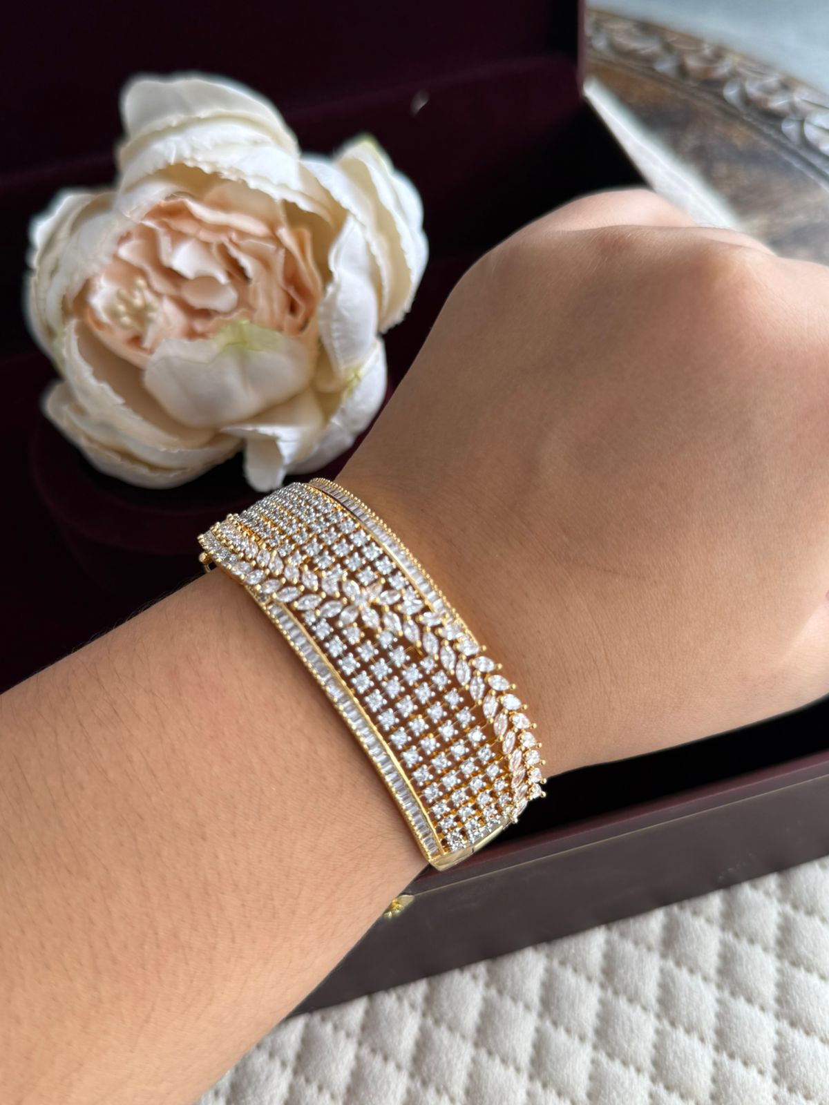 BEAUTIFUL TRADITIONAL GOLDEN POLISH WITH CZ STONE BRACELET