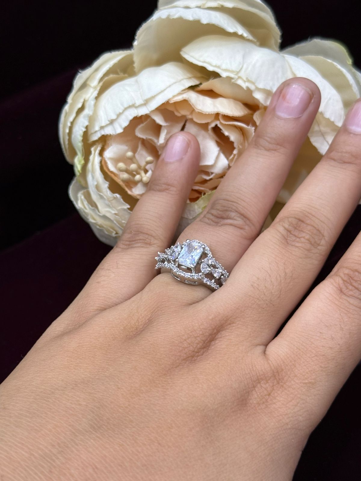 WHITE CZ STONE DIAMOND RING FOR WOMAN