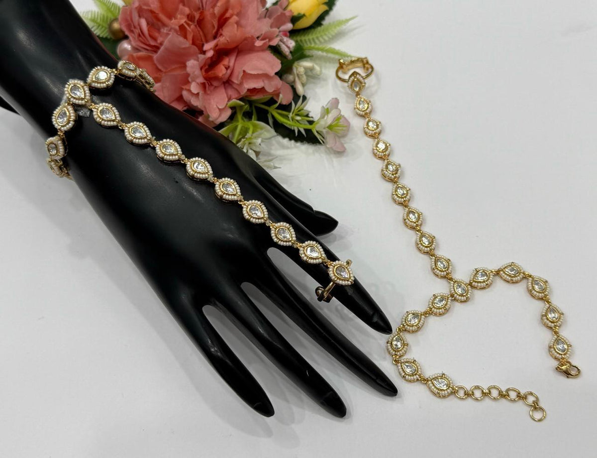 Sunheri Kundan With Pearls Hathphool