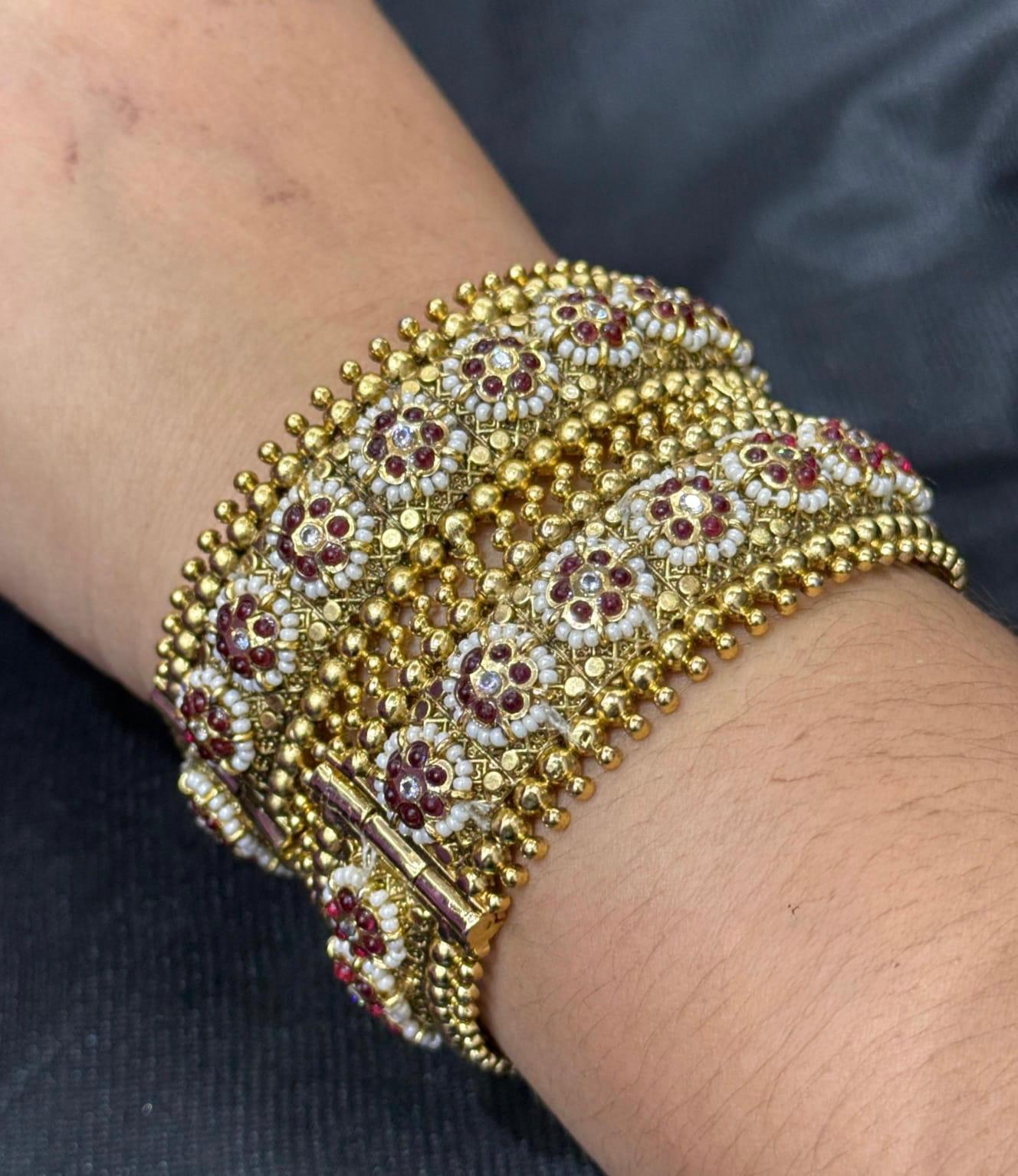 Rajwadi Kundan Red Flower Broad Bnagles For Women