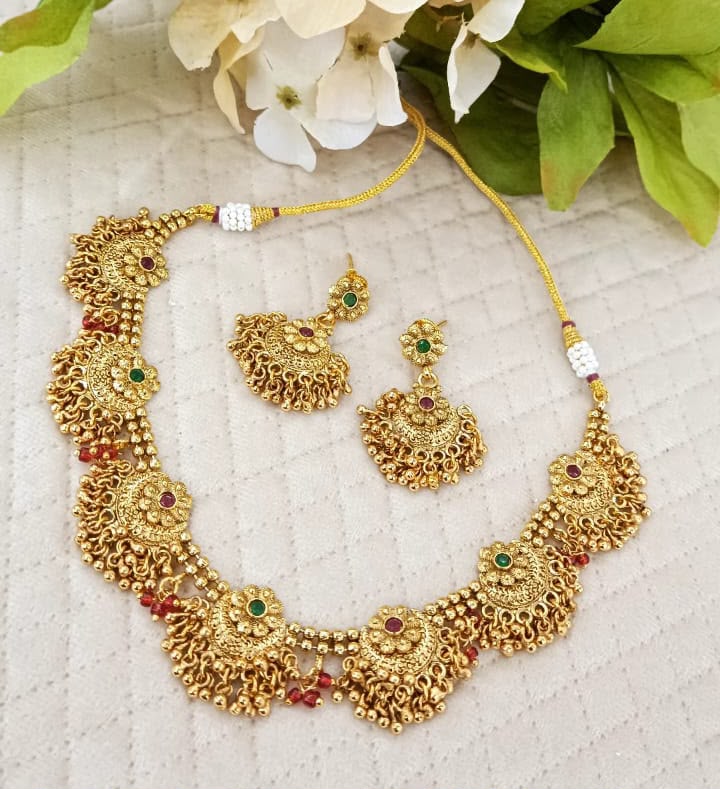 Taste of south necklace in Multi stones