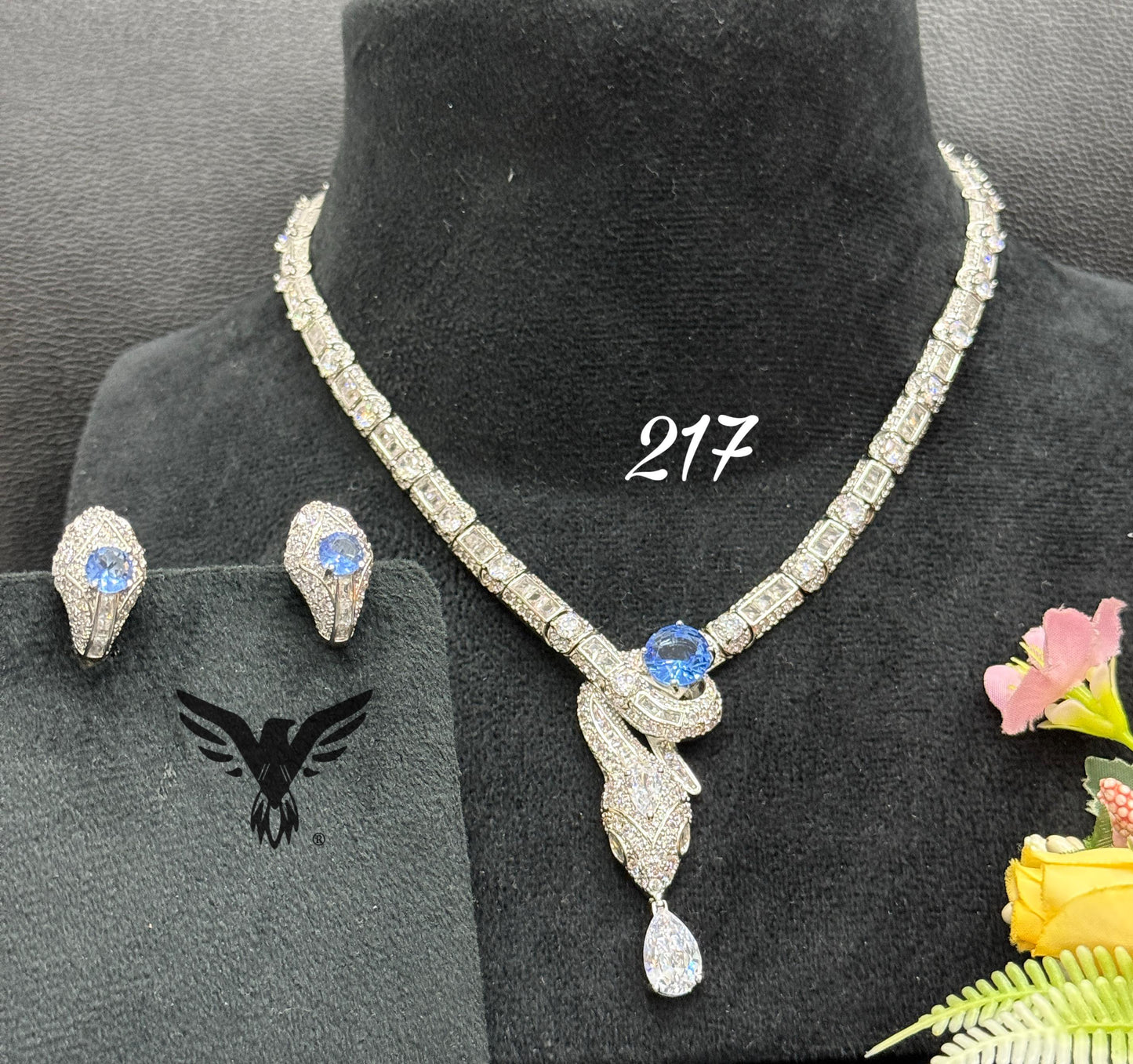 Romina zirconia with swaroski stone Sleek necklace in blue for women