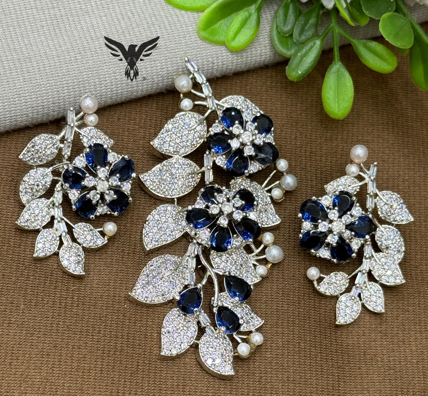 Tanya Blue Pendent Set In Double Layered Beaded Mala For Women