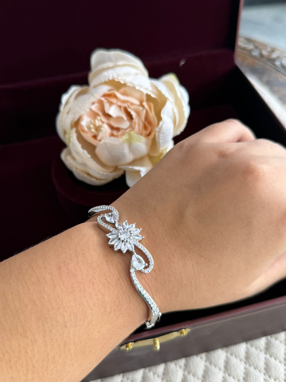 UNIQUE CZ BRACELET