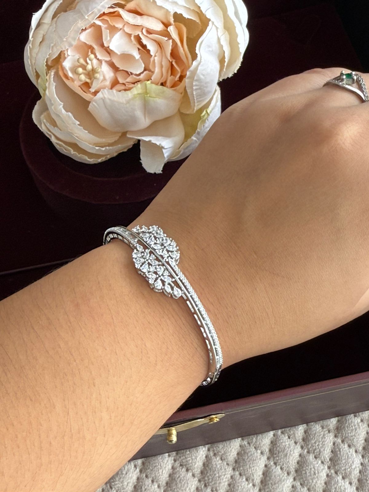 CLASSIC SILVER POLISH WITH CZ STONE FOR WOMEN