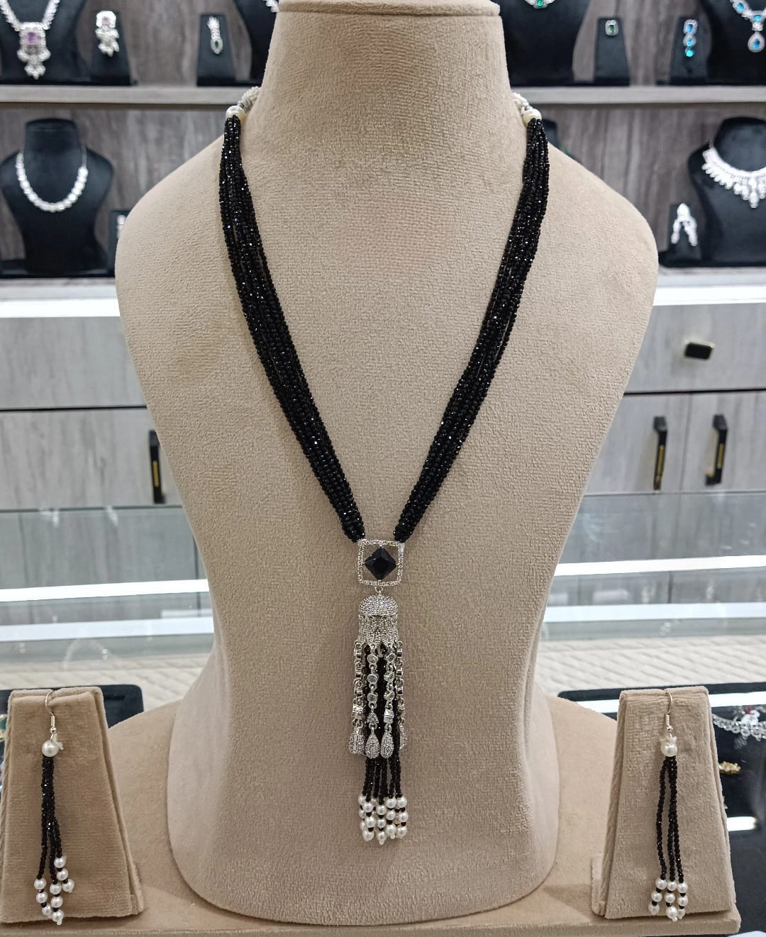 Vanshika jewels Princess look necklace in cubic zirconia in black stone and beads