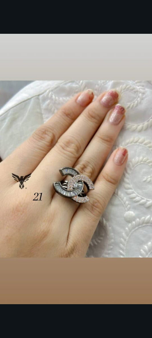 CLASSY AD STONE RING