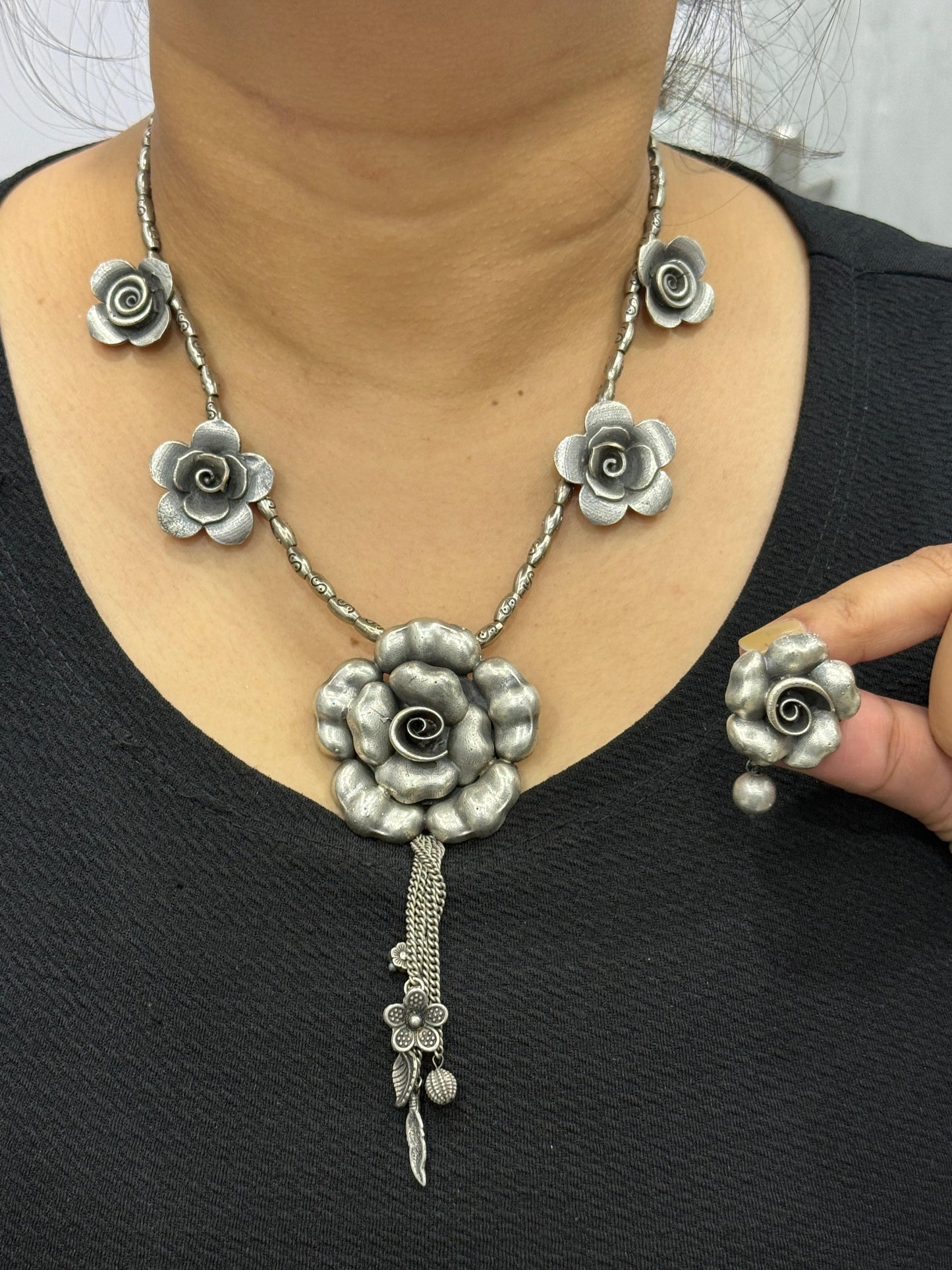 Handcrafted Rose Oxidised set