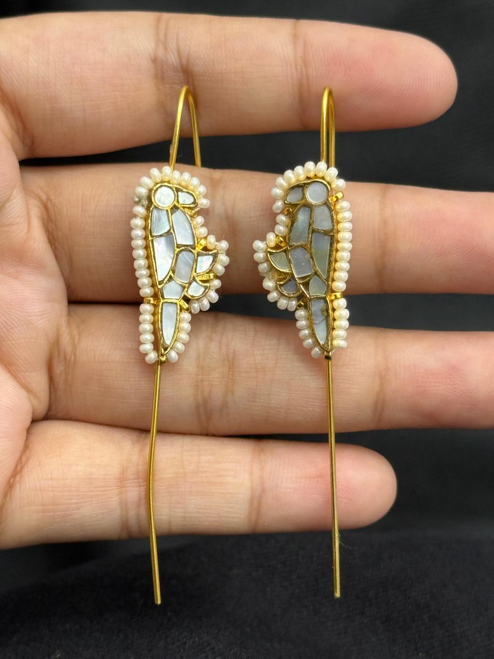 Crow MOP Kundan Earcuff
