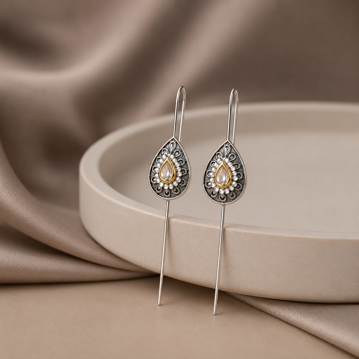 TEAR DROP EARCUFF