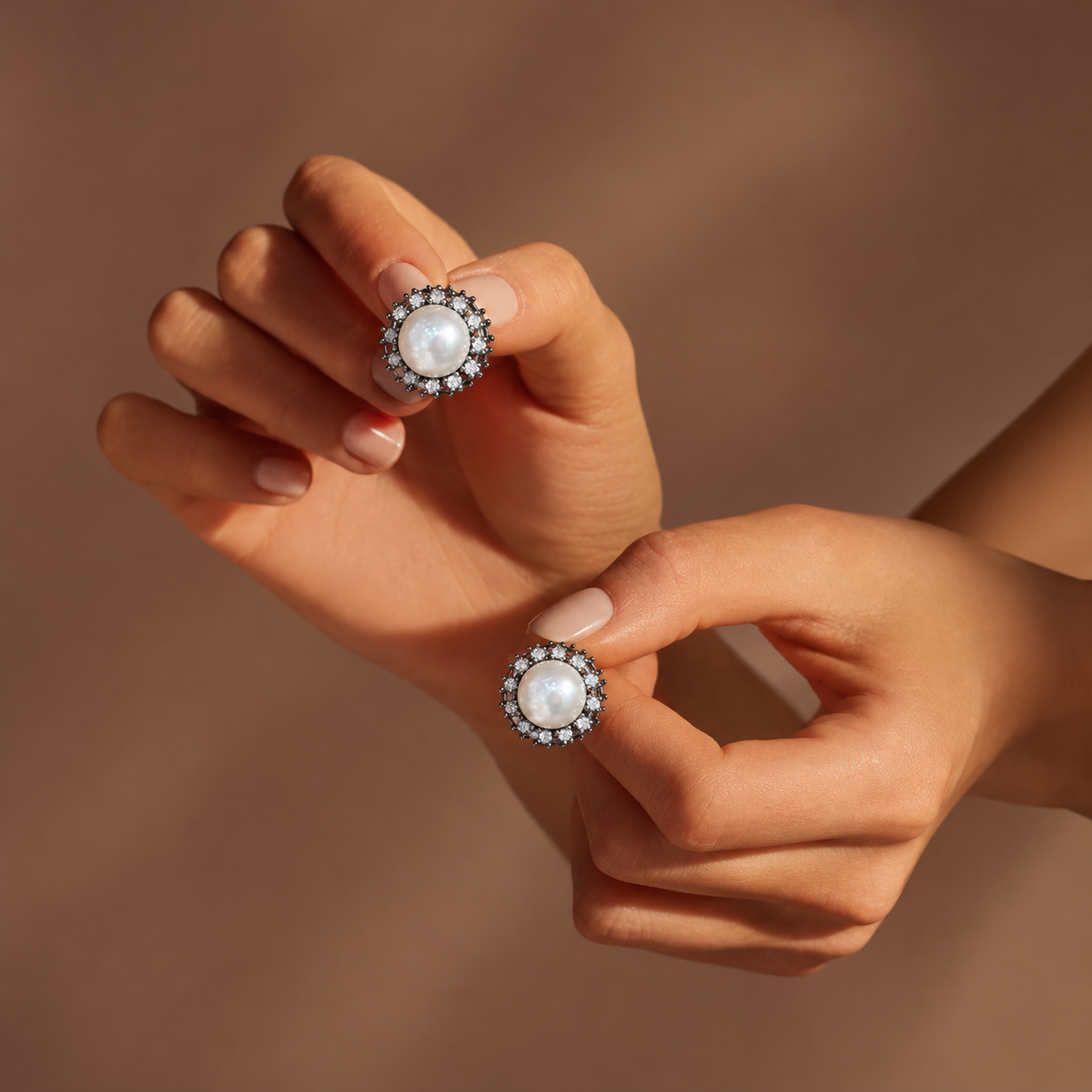 CLASSIC WHITE STONE AD EARRING