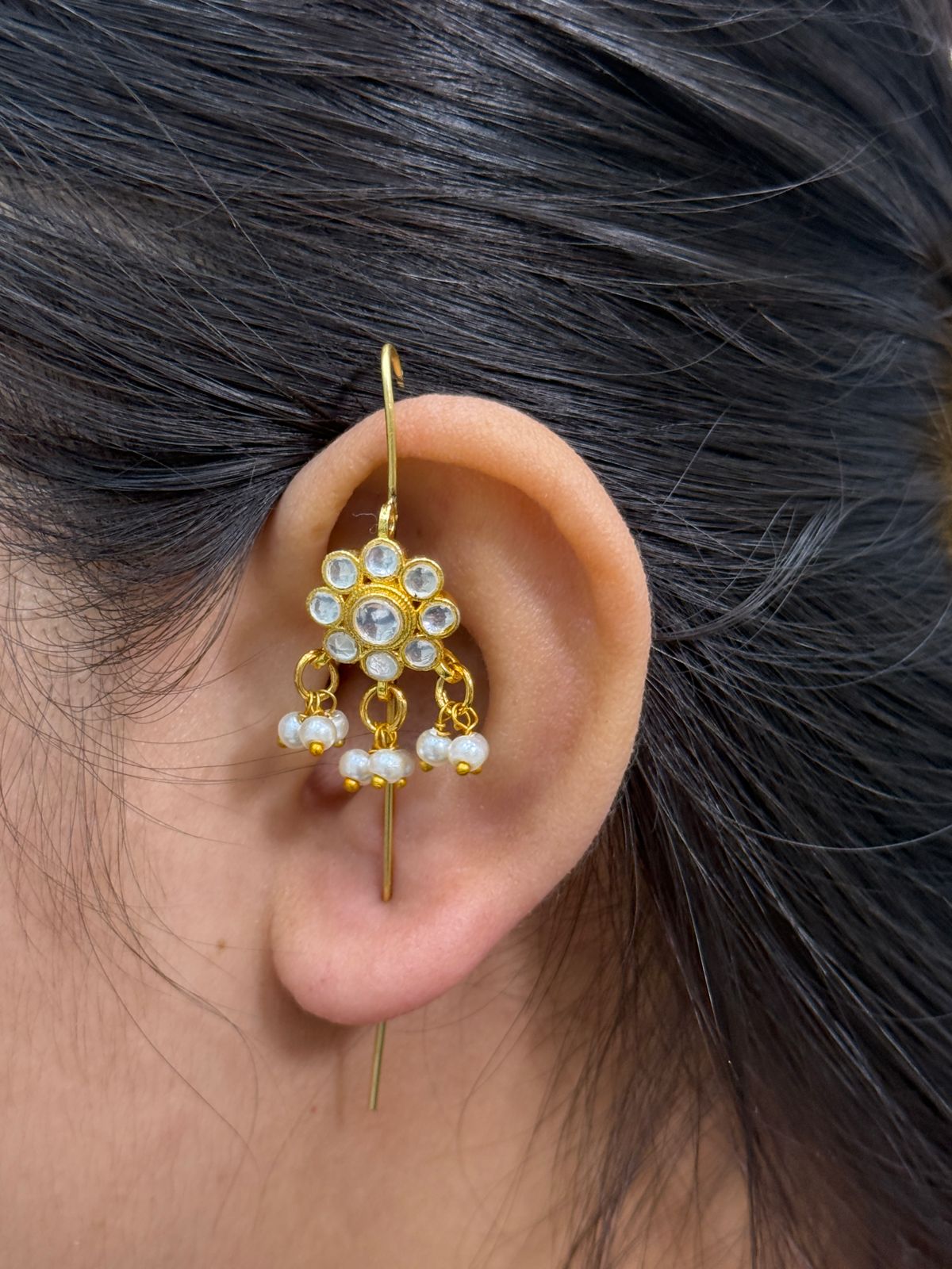 Natural Flower White Earcuff