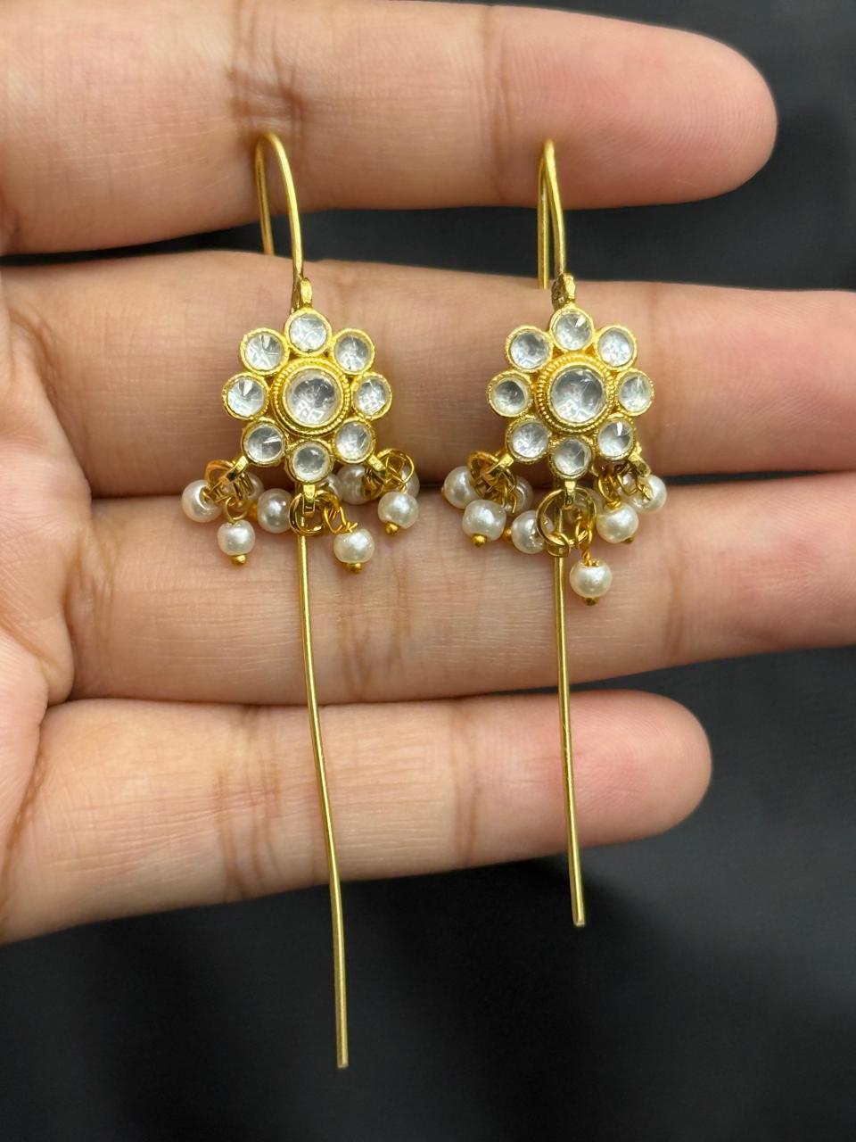 Natural Flower White Earcuff