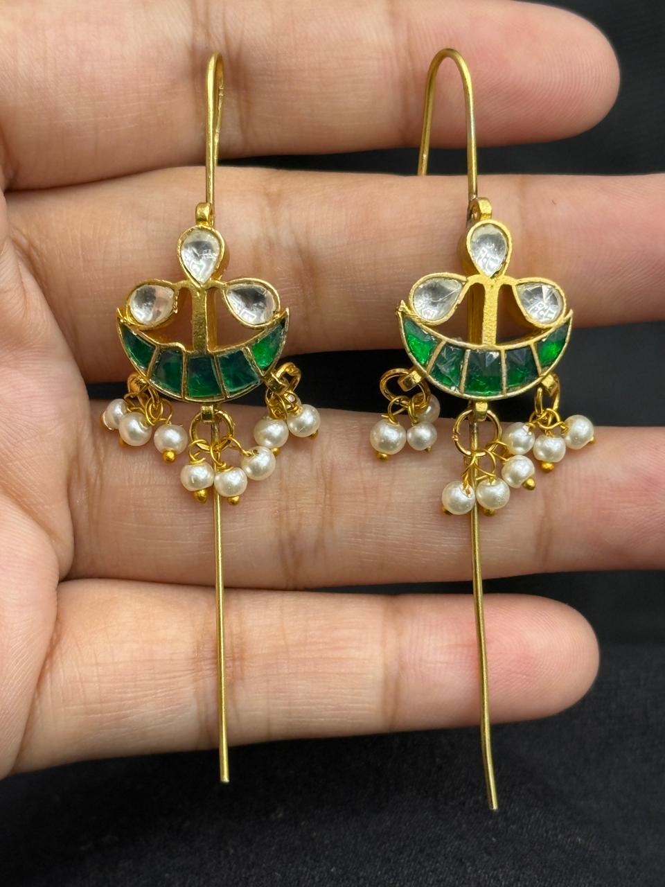 Elegant Kundan Green Earcuff