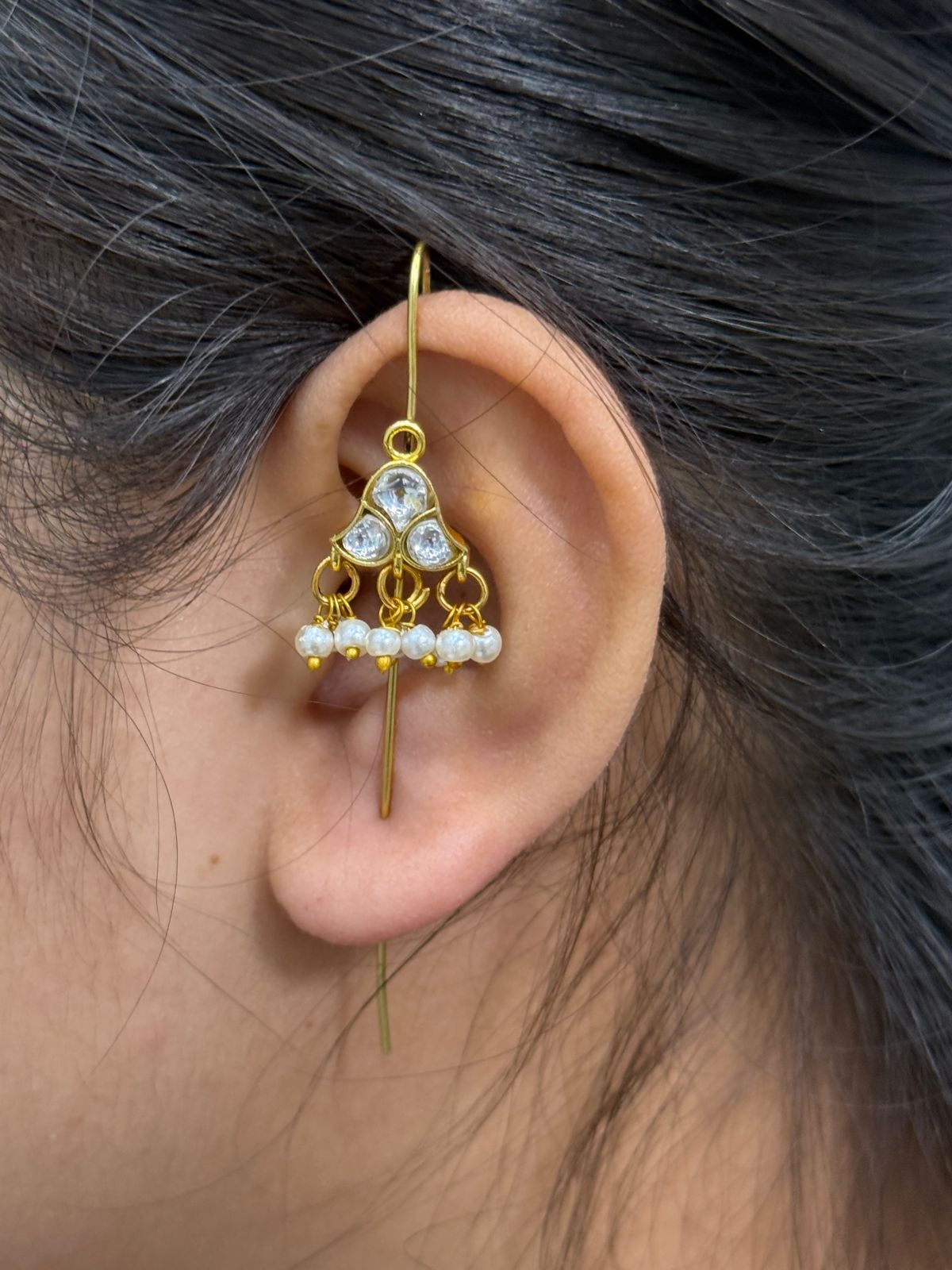 Little Motiff White Earcuff